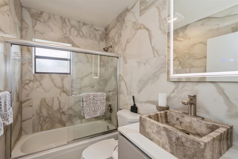 Image 24 of 37 For 4485 Carambola Cir  27322