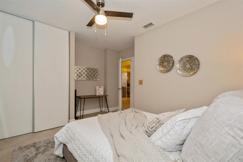 Image 26 of 37 For 4485 Carambola Cir  27322