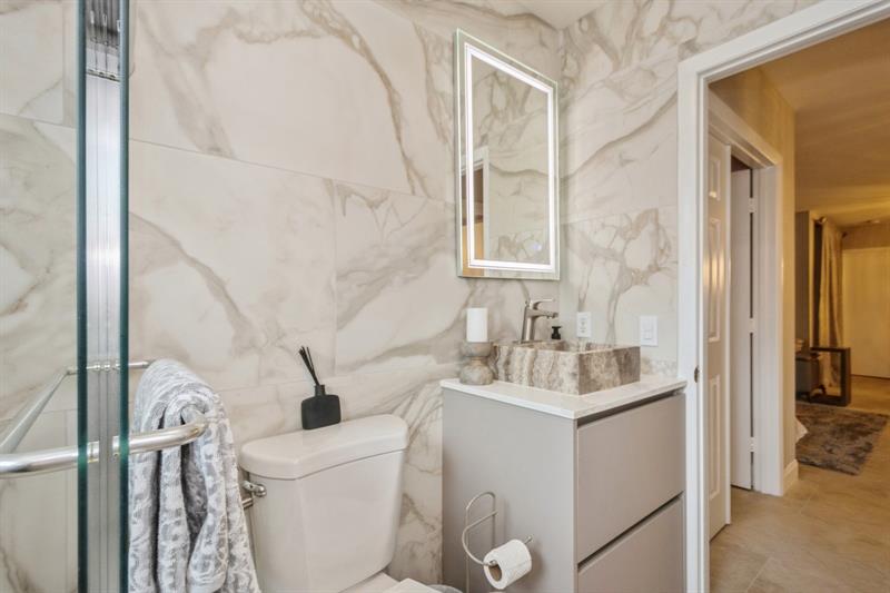 Image 28 of 37 For 4485 Carambola Cir  27322