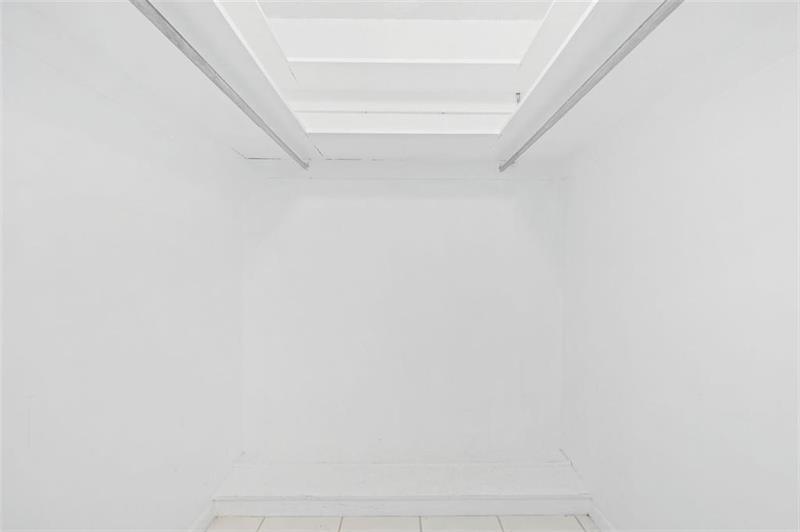 Image 21 of 39 For 4650 Washington St  504