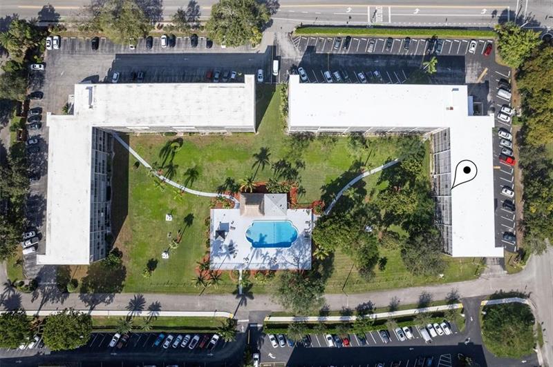 Image 34 of 39 For 4650 Washington St  504