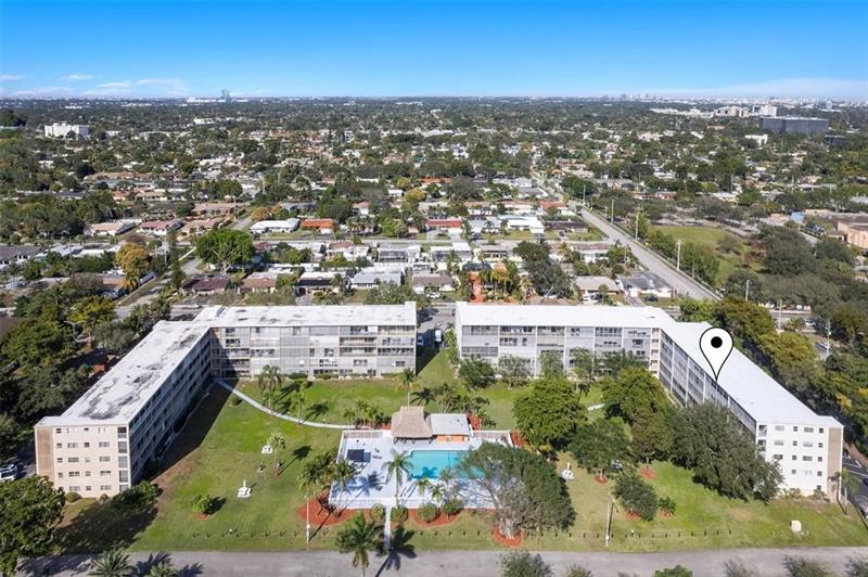 Image 36 of 39 For 4650 Washington St  504