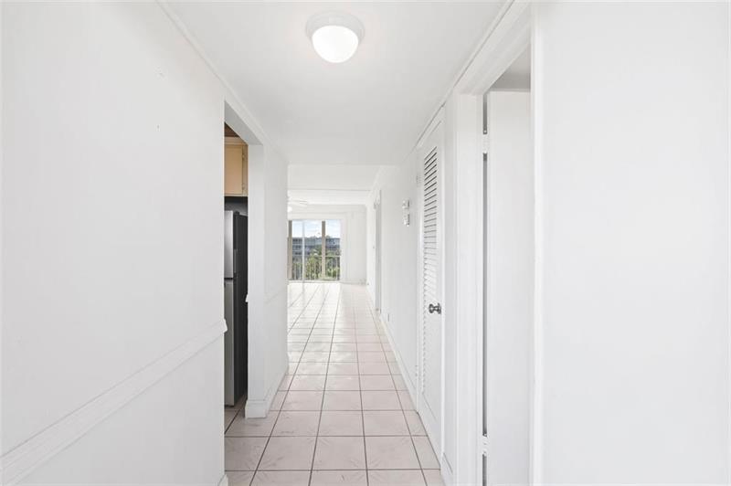 Image 5 of 39 For 4650 Washington St  504