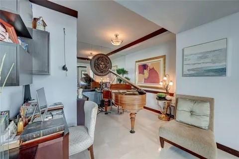 Image 12 of 20 For 347 New River Dr Ph4