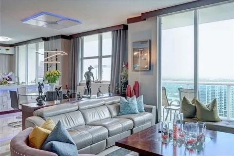 Image 13 of 20 For 347 New River Dr Ph4