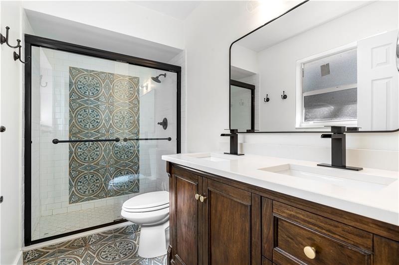 Image 11 of 21 For 5840 37th Ave