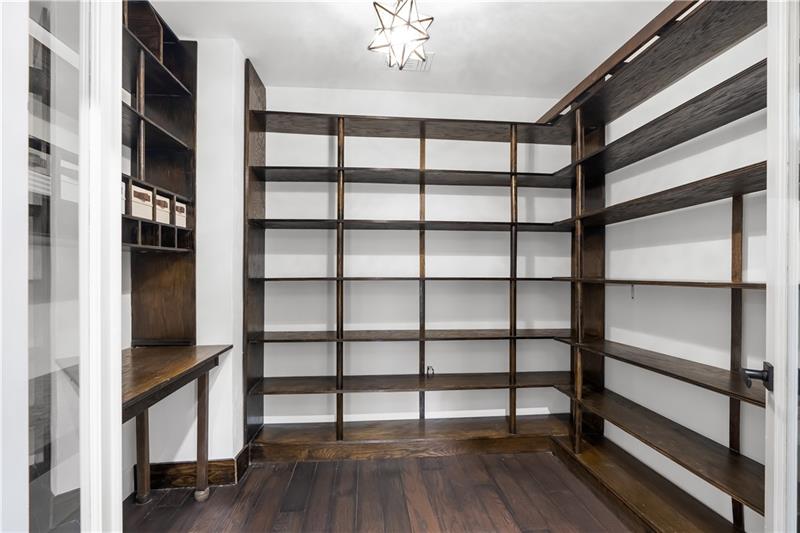 Image 17 of 21 For 5840 37th Ave