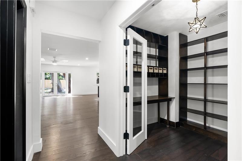 Image 18 of 21 For 5840 37th Ave