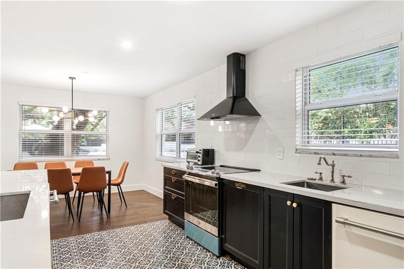 Image 5 of 21 For 5840 37th Ave