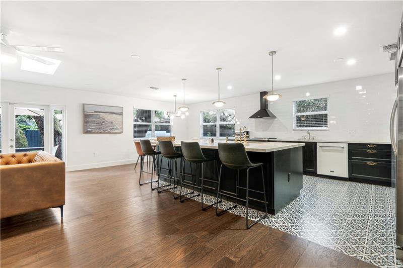 Image 8 of 21 For 5840 37th Ave