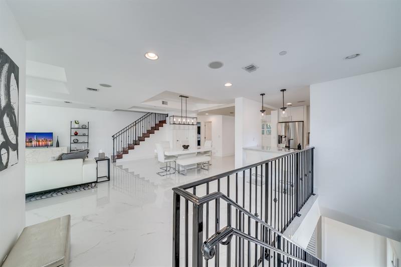 Image 13 of 51 For 1112 17th Way  1112