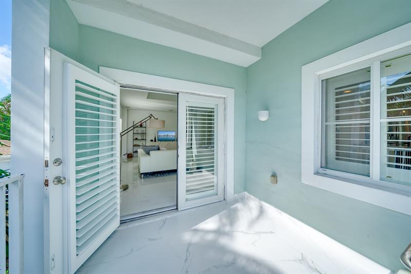 Image 17 of 51 For 1112 17th Way  1112