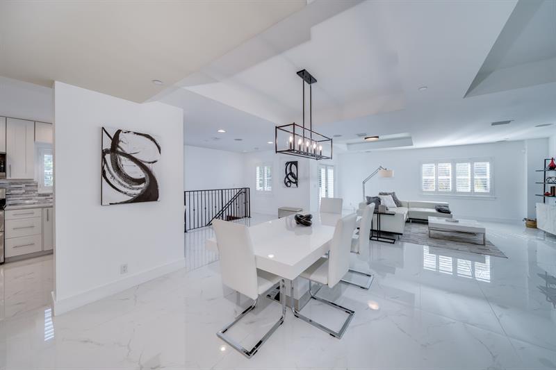 Image 18 of 51 For 1112 17th Way  1112