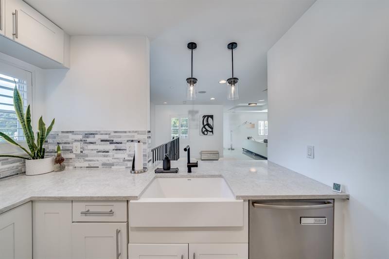 Image 22 of 51 For 1112 17th Way  1112