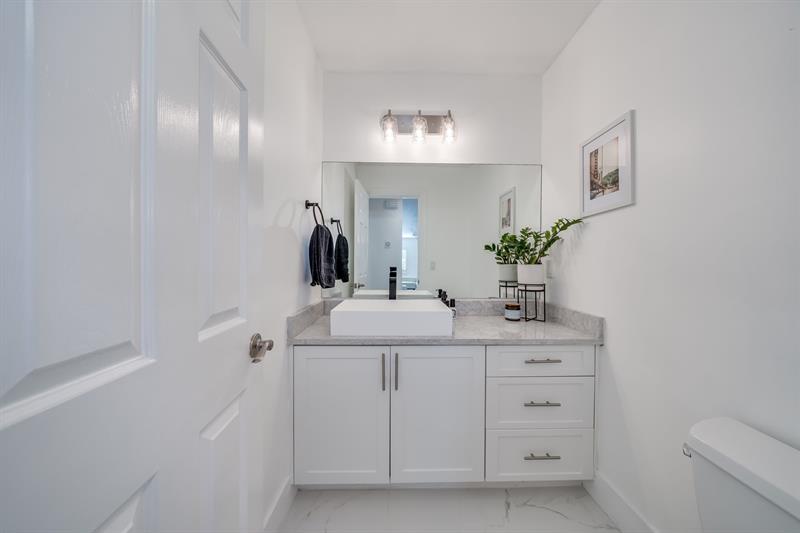 Image 26 of 51 For 1112 17th Way  1112