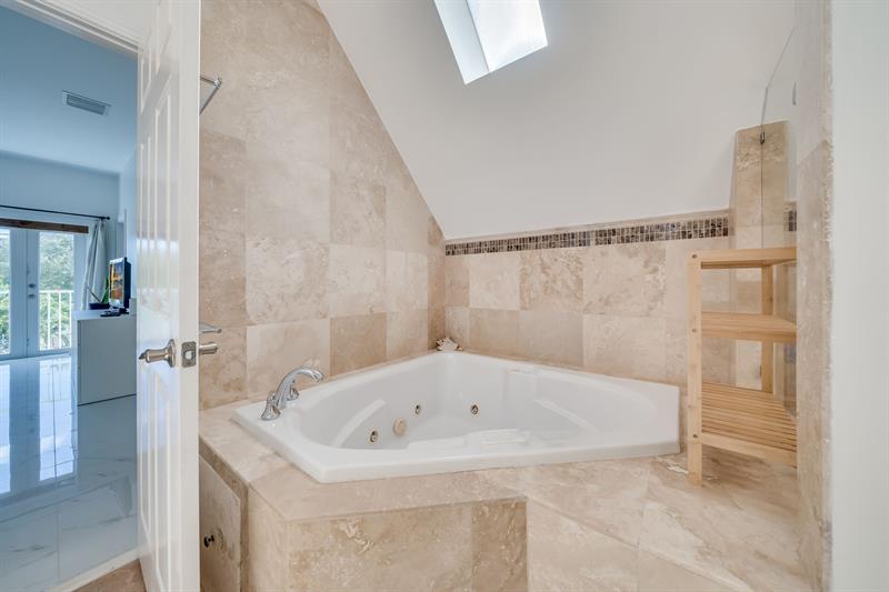 Image 32 of 51 For 1112 17th Way  1112