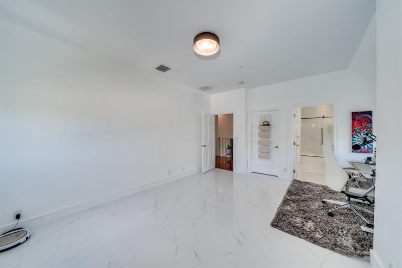 Image 35 of 51 For 1112 17th Way  1112