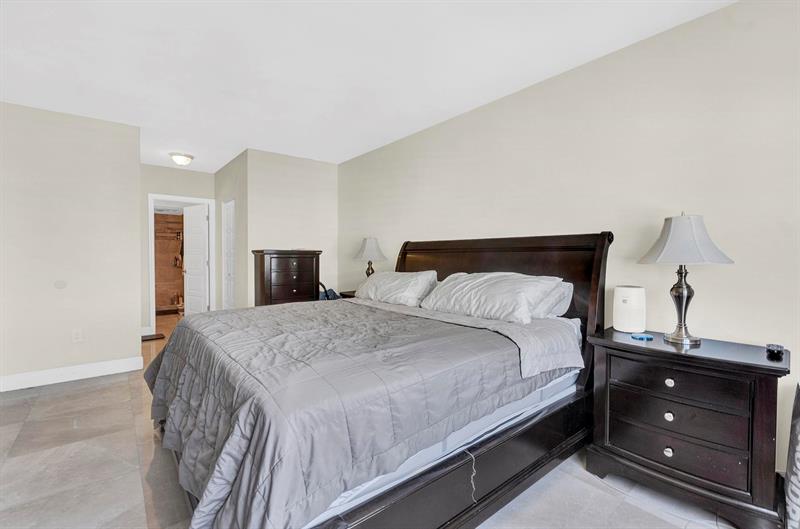 Image 11 of 35 For 1980 Ocean Dr 10h