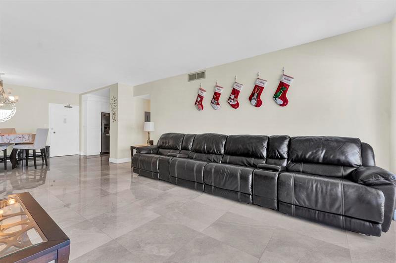 Image 26 of 35 For 1980 Ocean Dr 10h