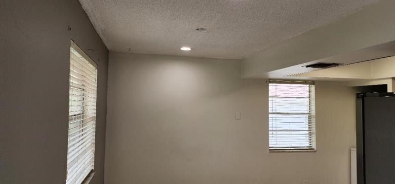 Image 14 of 17 For 11440 39th St