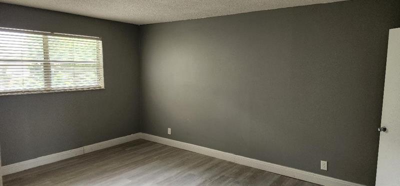 Image 17 of 17 For 11440 39th St