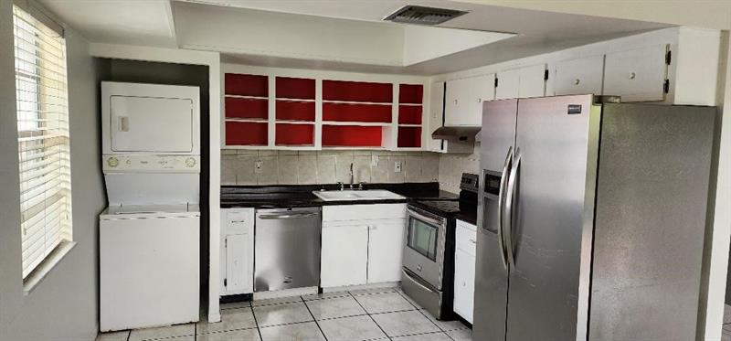 Image 3 of 17 For 11440 39th St