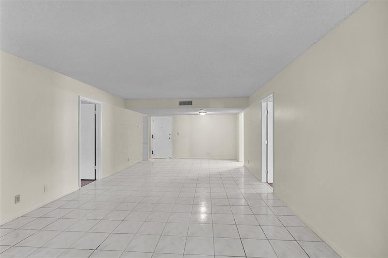 Image 19 of 36 For 4218 Inverrary Blvd  95b