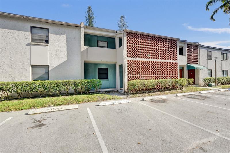 Image 32 of 36 For 4218 Inverrary Blvd  95b