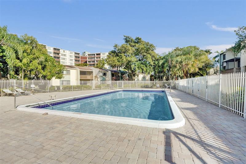 Image 35 of 36 For 4218 Inverrary Blvd  95b