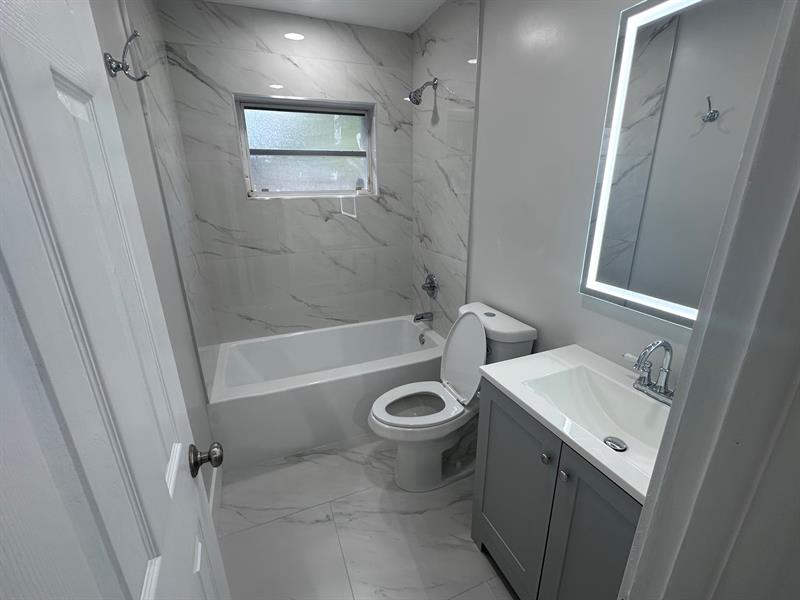 Image 13 of 20 For 40 48th St  