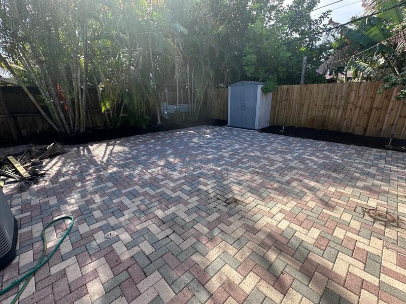 Image 18 of 20 For 40 48th St  