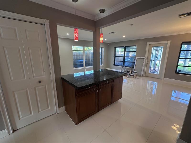 Image 6 of 20 For 40 48th St  