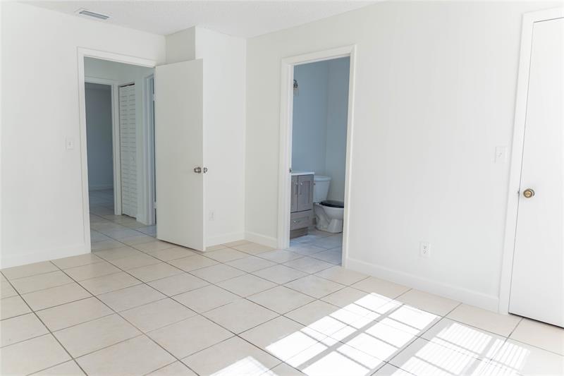 Image 3 of 12 For 11680 39th St