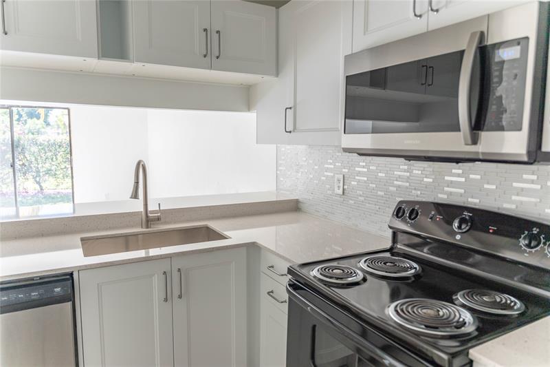 Image 5 of 12 For 11680 39th St