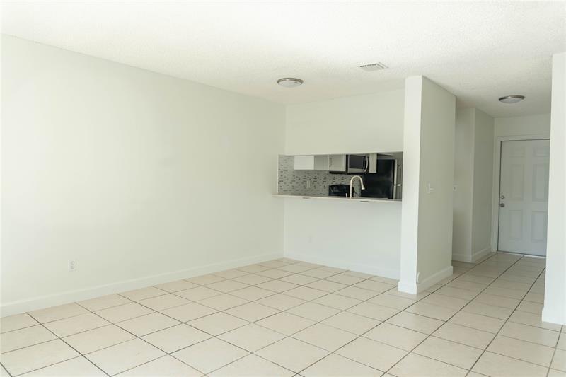 Image 7 of 12 For 11680 39th St