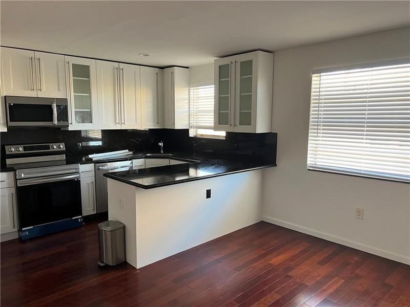 Image 10 of 25 For 1975 135th St  3r