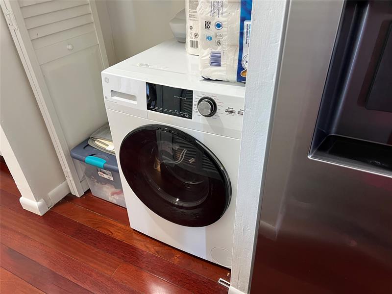 Image 18 of 25 For 1975 135th St  3r