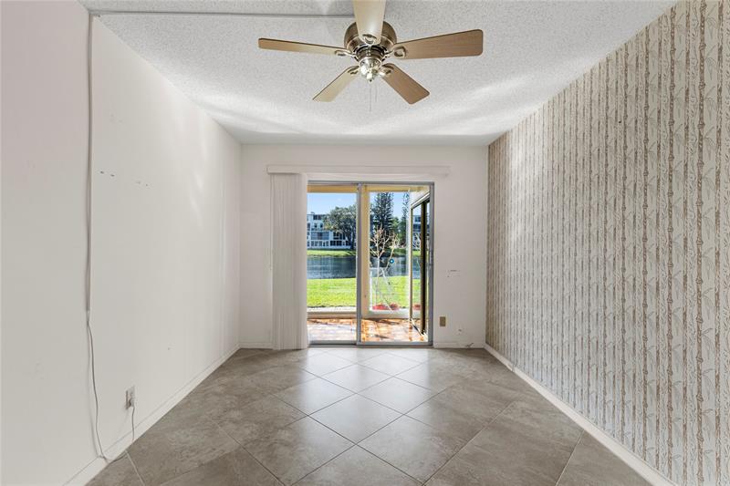 Image 14 of 53 For 1081 Westbury H 1081