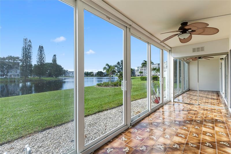 Image 20 of 53 For 1081 Westbury H 1081