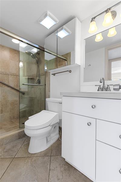 Image 23 of 53 For 1081 Westbury H 1081