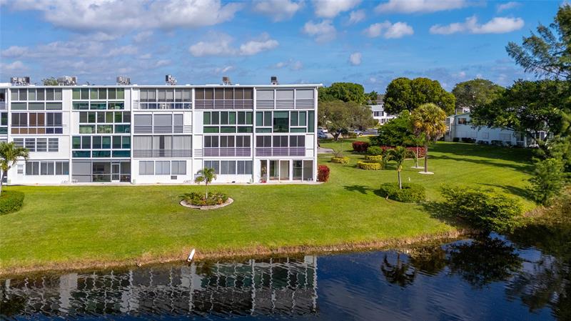 Image 35 of 53 For 1081 Westbury H 1081