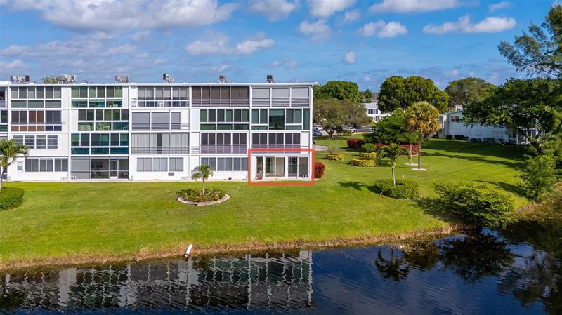 Image 36 of 53 For 1081 Westbury H 1081