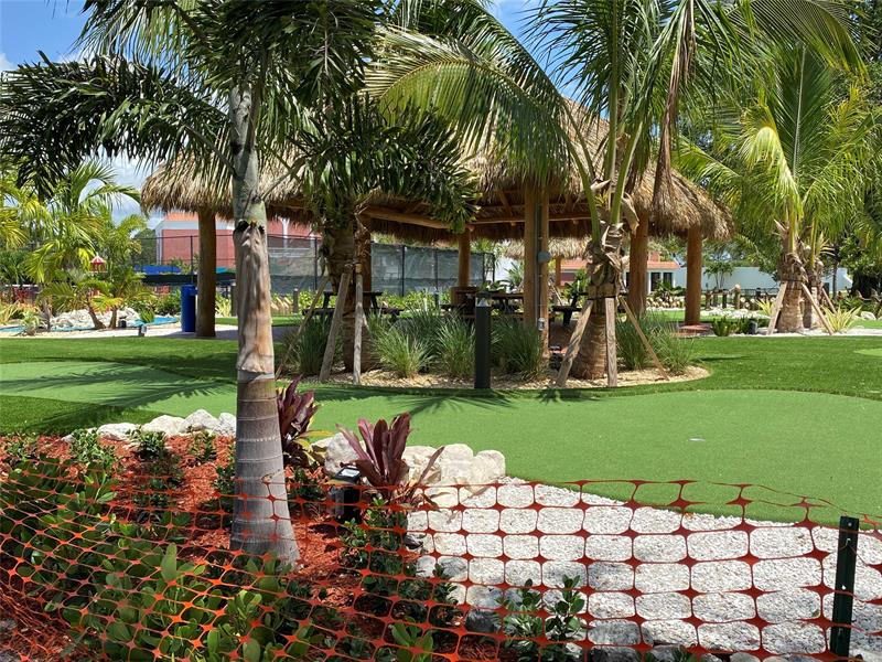 Image 46 of 53 For 1081 Westbury H 1081