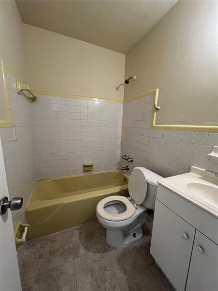 Image 8 of 10 For 437 9th Ave 2