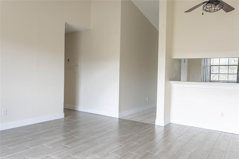 Image 5 of 9 For 11686 39th Street