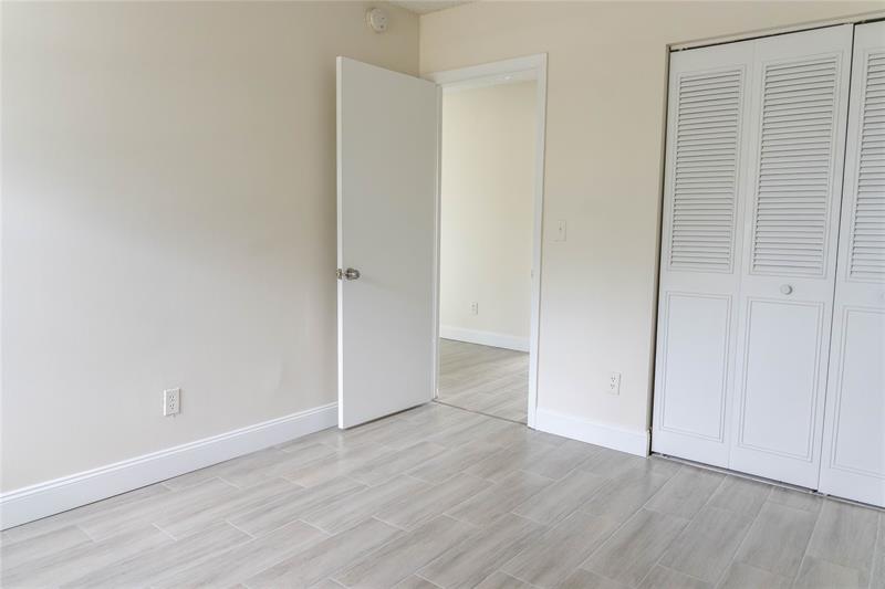 Image 7 of 9 For 11686 39th Street