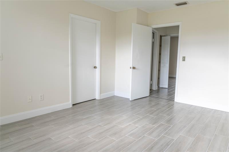 Image 8 of 9 For 11686 39th Street