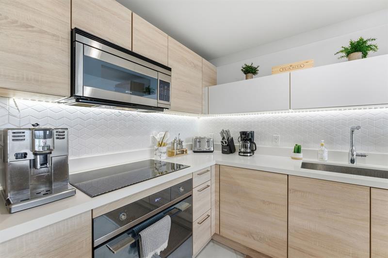 Image 10 of 50 For 16385 Biscayne Blvd 2516