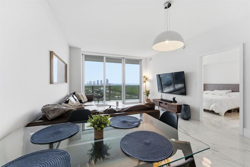 Image 12 of 50 For 16385 Biscayne Blvd 2516