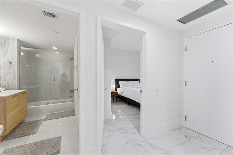 Image 16 of 50 For 16385 Biscayne Blvd 2516